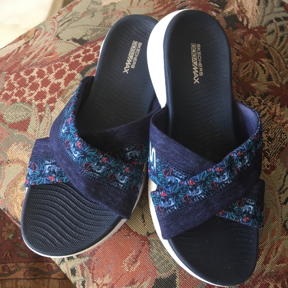 Sketchers like you’re walking on a cloud!